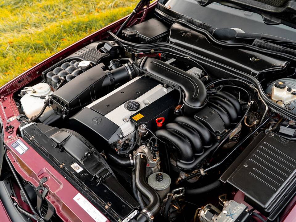 Image 46/47 of Mercedes-Benz SL 280 (1996)