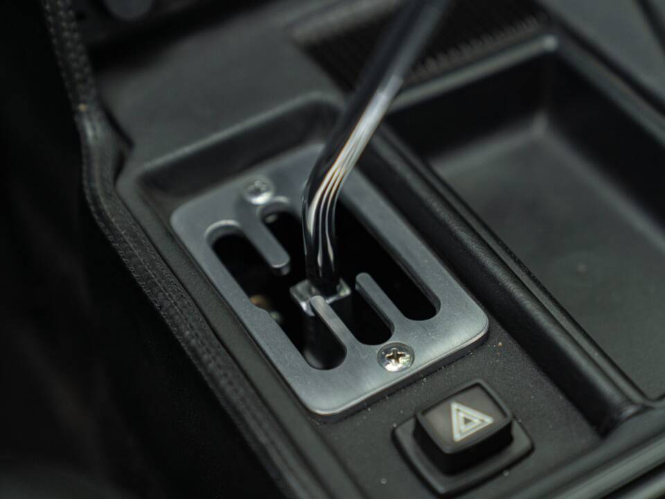 Image 48/50 of Ferrari Mondial 3.2 (1987)