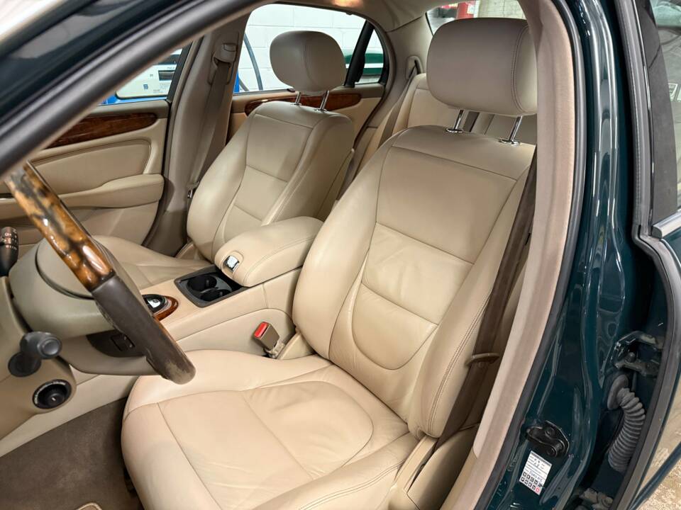 Bild 7/16 von Jaguar XJ 8 4.2 (2003)