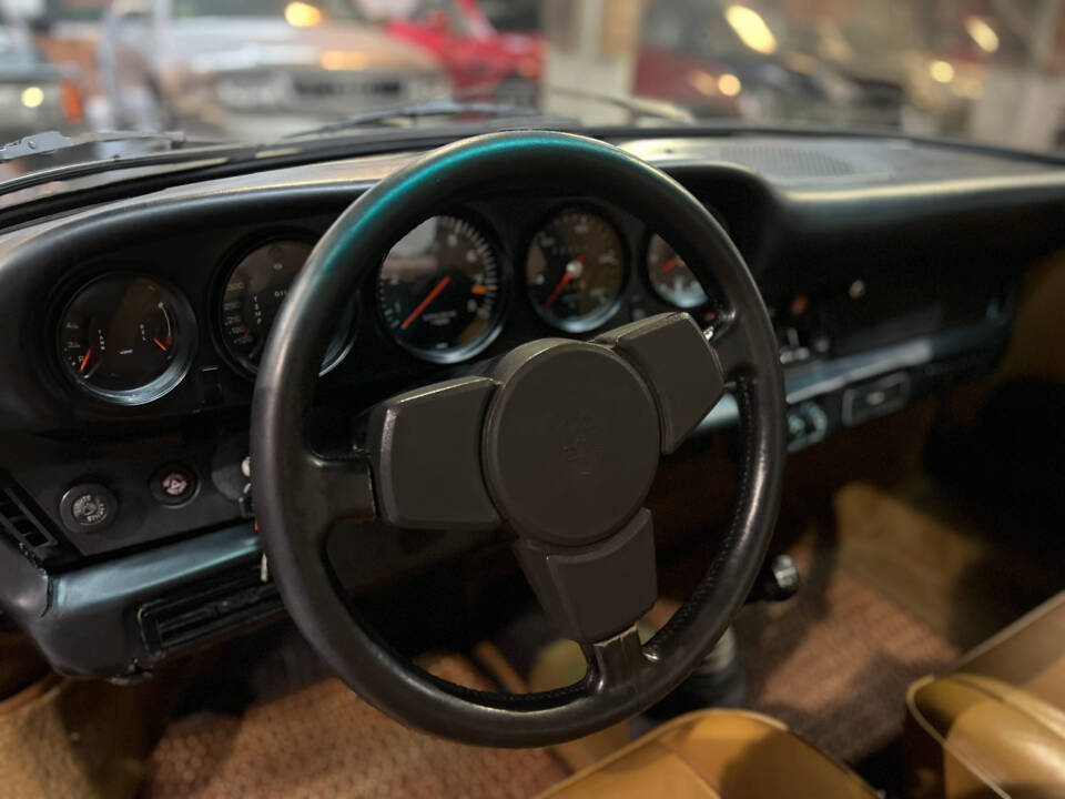 Image 17/75 of Porsche 911 Carrera 2.7 (1973)