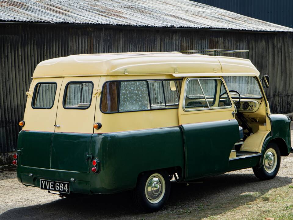 Image 15/50 of Bedford CA Dormobile (1961)