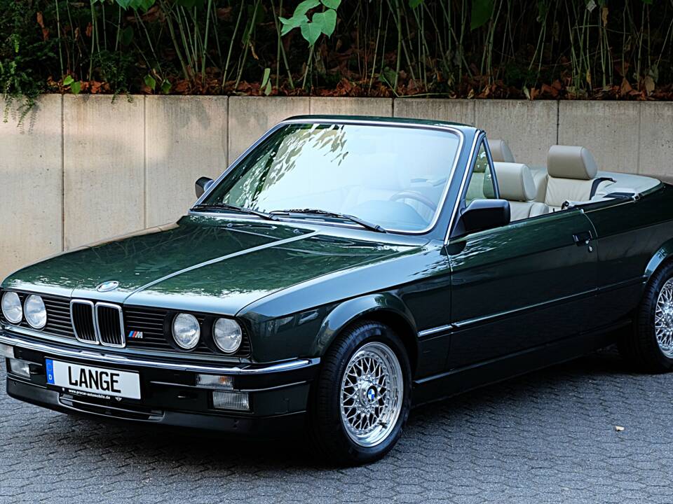 Immagine 7/48 di BMW 325i (1986)
