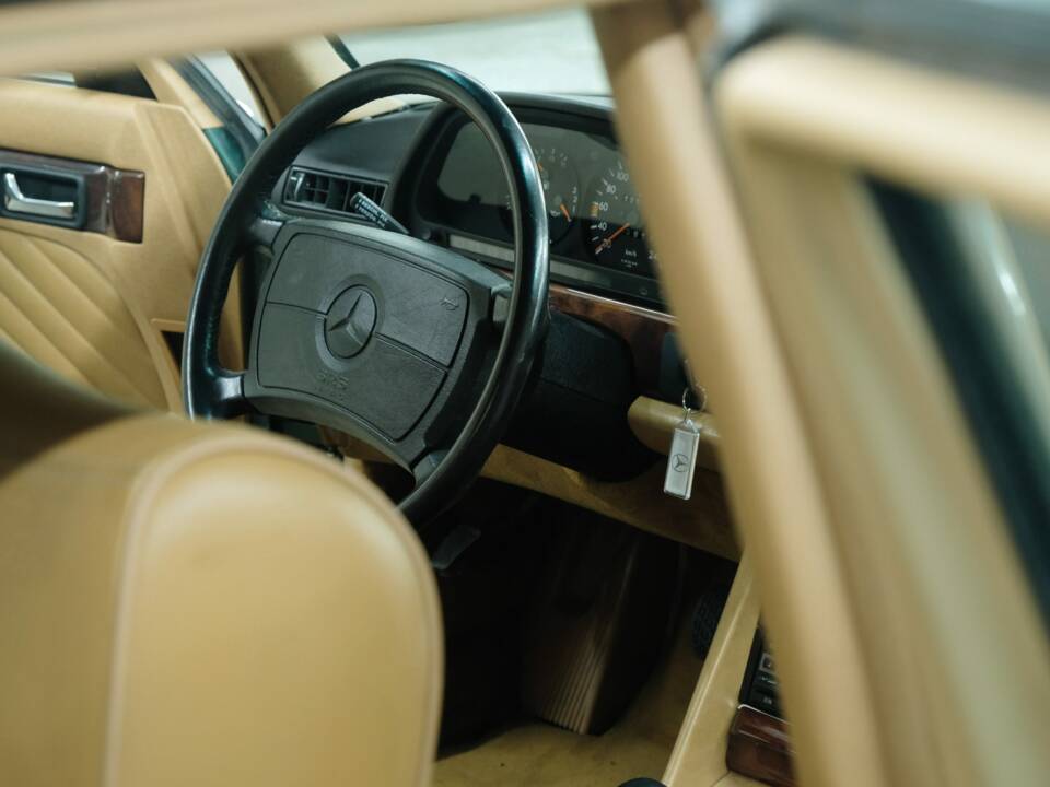 Bild 25/50 von Mercedes-Benz 420 SEL (1990)