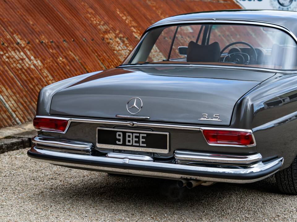 Image 19/37 of Mercedes-Benz 280 SE 3,5 (1970)
