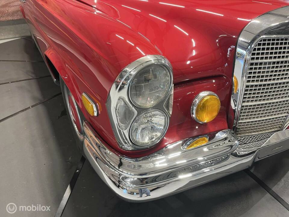 Image 34/40 of Mercedes-Benz 280 SE (1969)