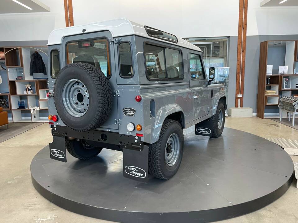 Bild 3/8 von Land Rover Defender 90 Works V8 (2012)