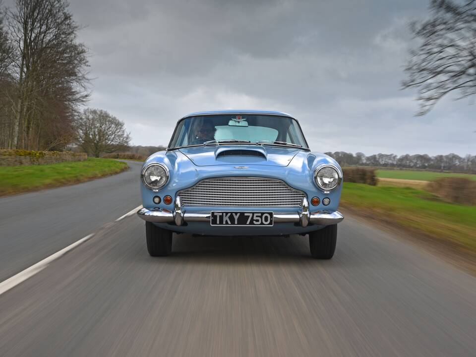 Image 51/56 of Aston Martin DB 4 (1960)