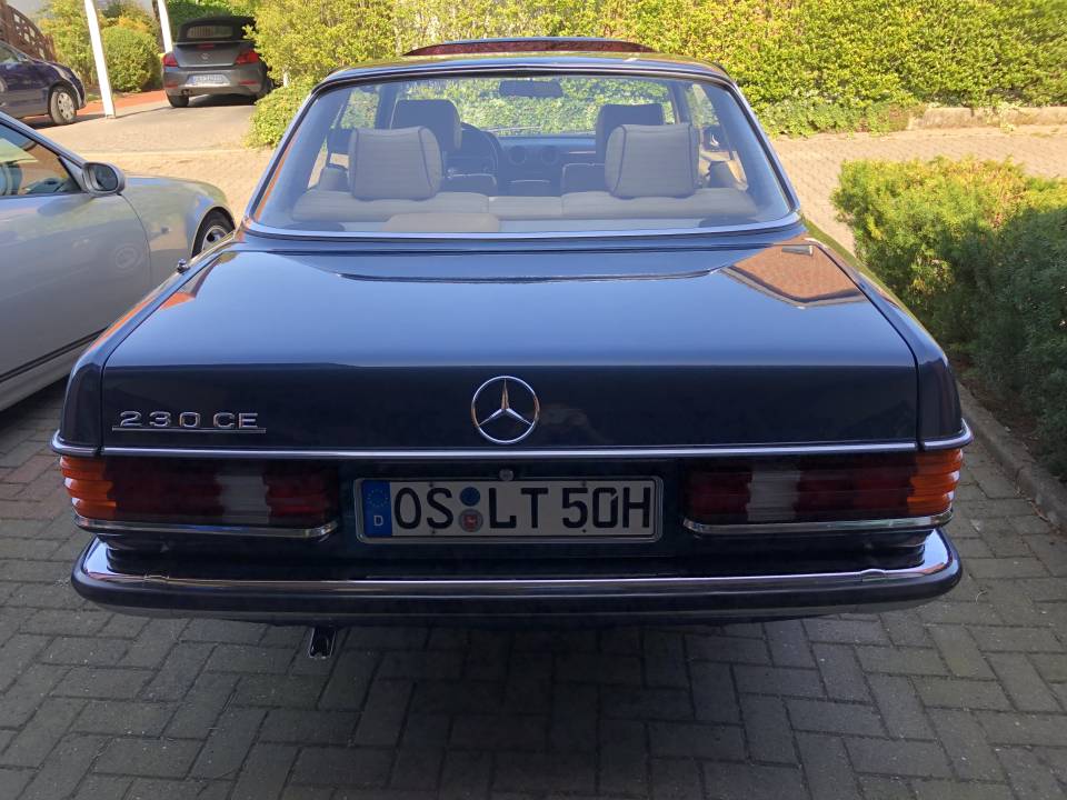 Bild 2/37 von Mercedes-Benz 230 CE (1983)