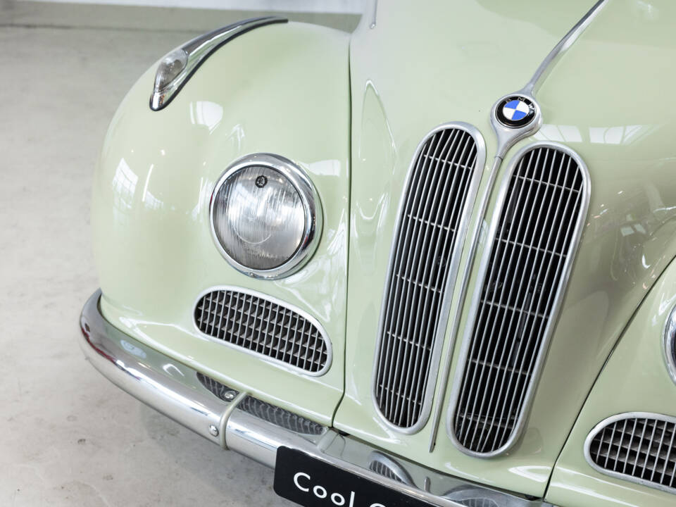 Immagine 29/50 di BMW 502 - 3,2 Litro (1955)