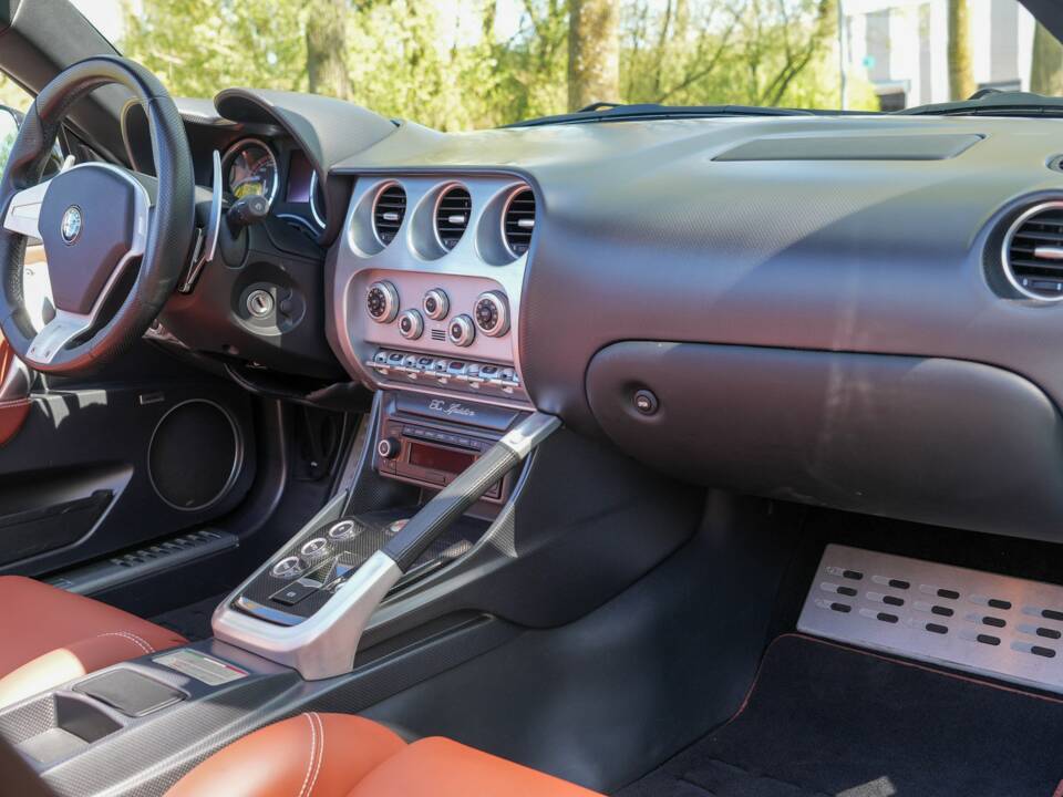 Image 31/40 of Alfa Romeo 8C Spider (2009)