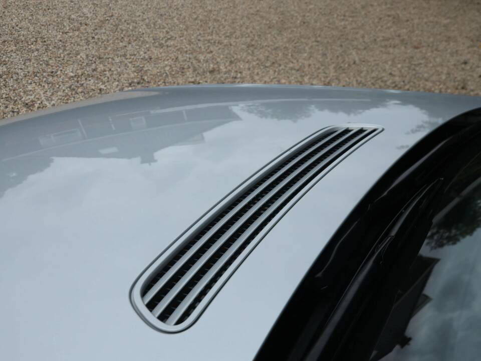 Immagine 46/50 di BMW 750i (2007)