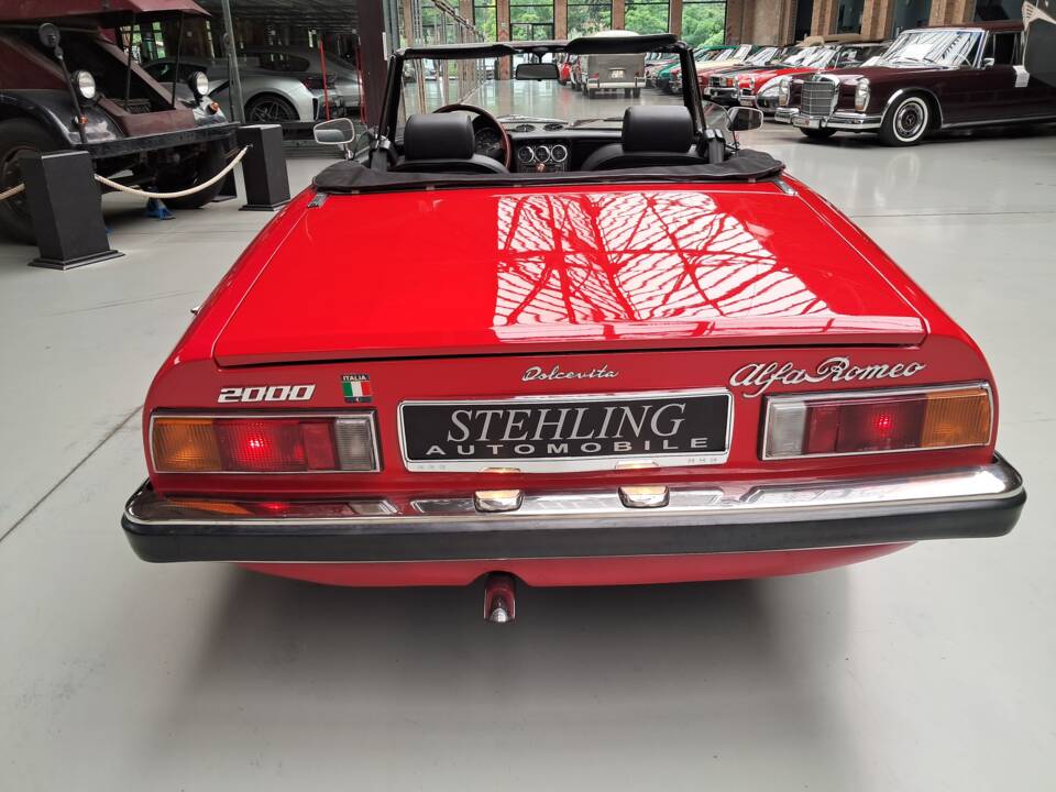 Image 38/38 of Alfa Romeo 2000 Spider Veloce (1978)