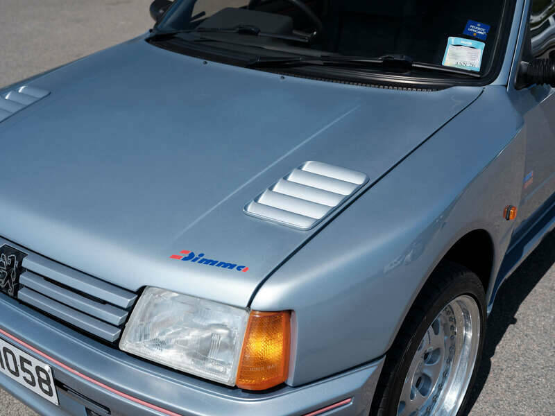 Image 44/50 of Peugeot 205 GTi 1.9 (1990)