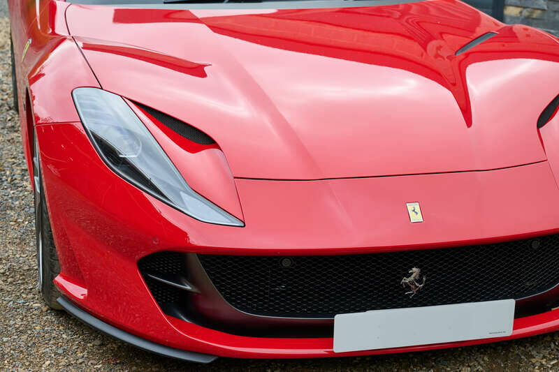 Image 9/50 of Ferrari 812 Superfast (2019)