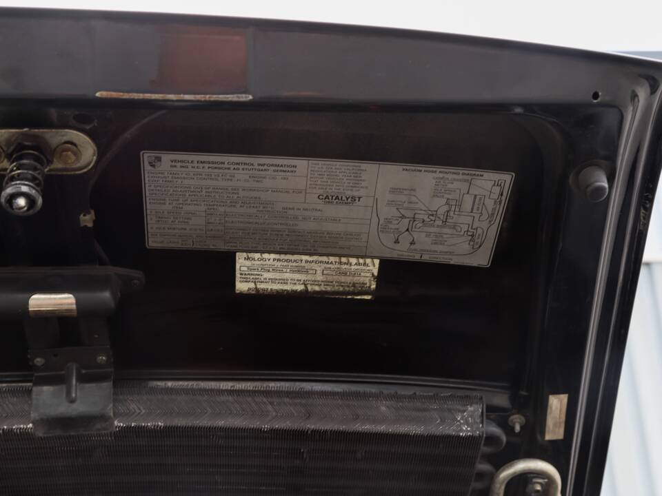 Image 54/108 de Porsche 911 Carrera 3.2 (1989)