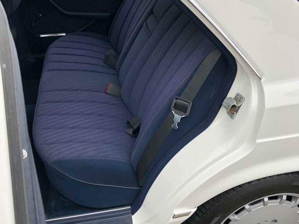 Bild 10/29 von Mercedes-Benz 280 SE (1981)
