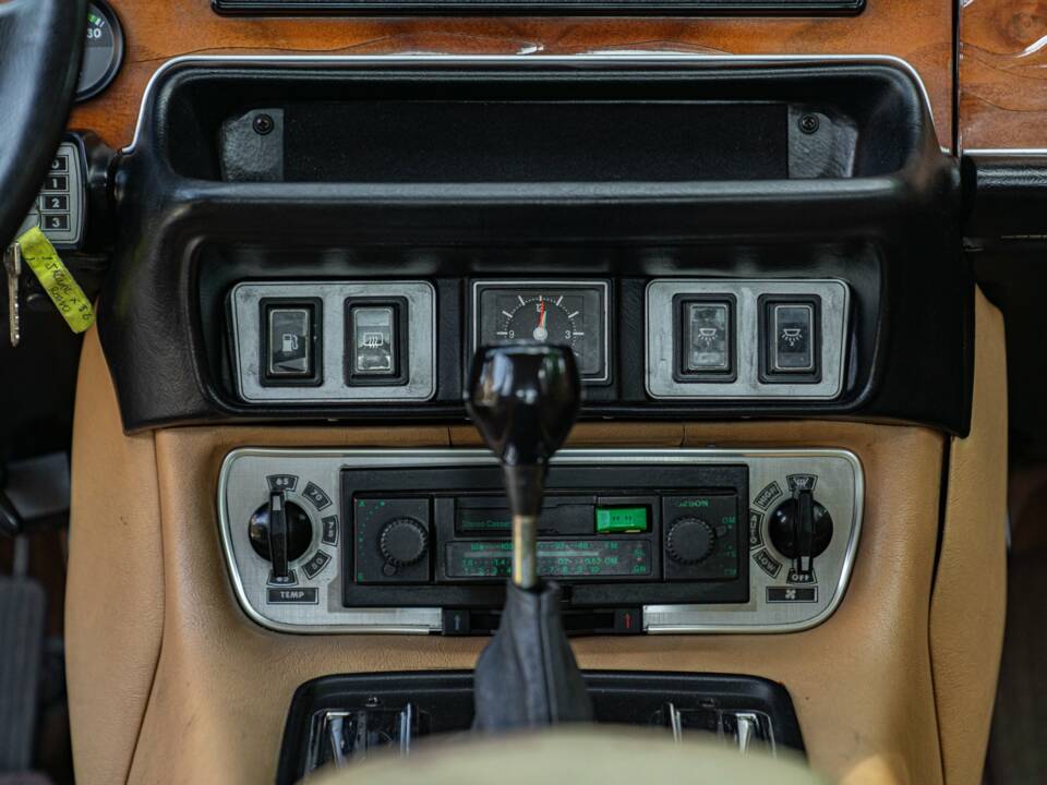 Imagen 37/50 de Jaguar XJ 6 4.2 (1981)