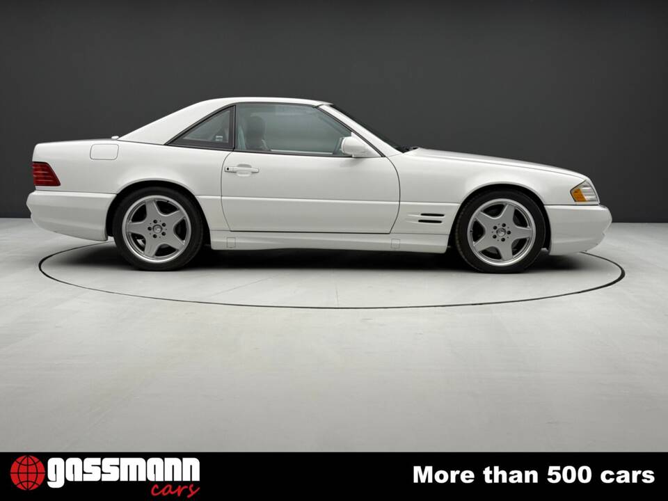 Immagine 4/15 di Mercedes-Benz SL 500 (2000)