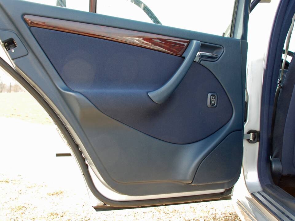 Bild 21/40 von Mercedes-Benz C 200 Kompressor (1997)