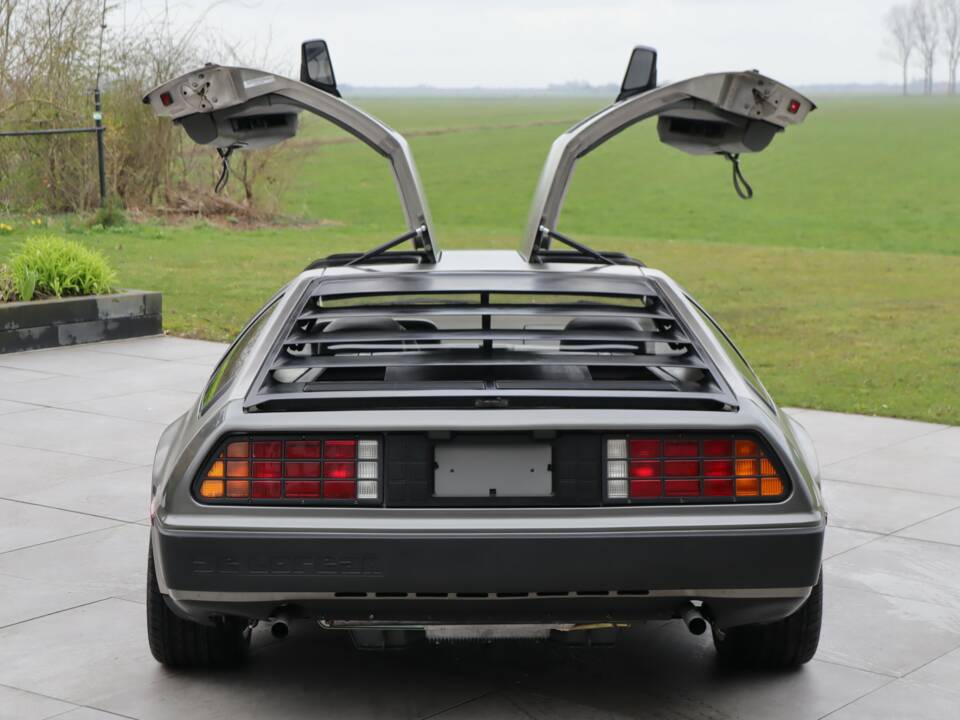 Image 13/50 de DeLorean DMC-12 (1981)