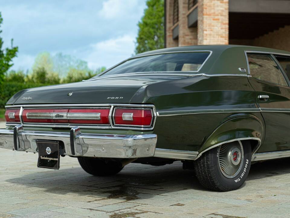 Obraz 10/50 pojazdu Ford Gran Torino (1976)
