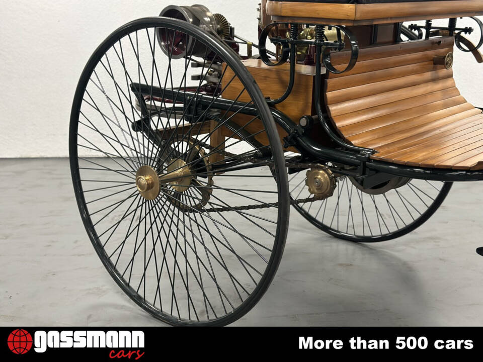 Image 5/15 of Benz Patent-Motorcar Number 1 Replica (1986)