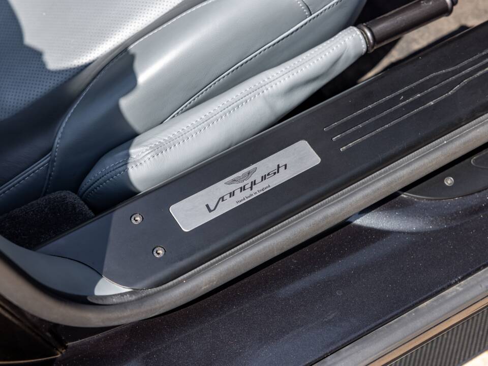 Imagen 35/57 de Aston Martin Vanquish Volante (2015)