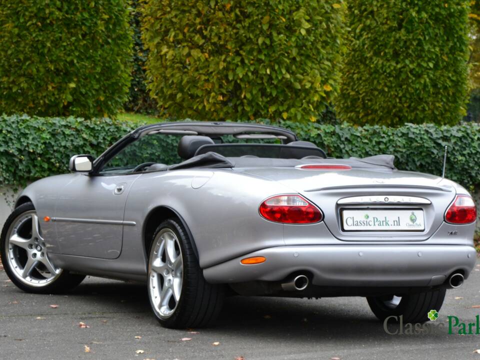 Image 3/50 of Jaguar XKR &quot;Silverstone&quot; (2000)