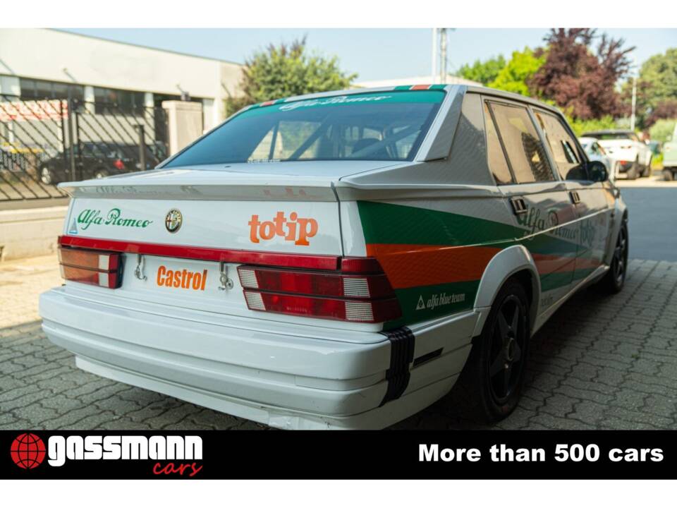 Image 6/15 of Alfa Romeo 75 3.0 V6 QV (1988)