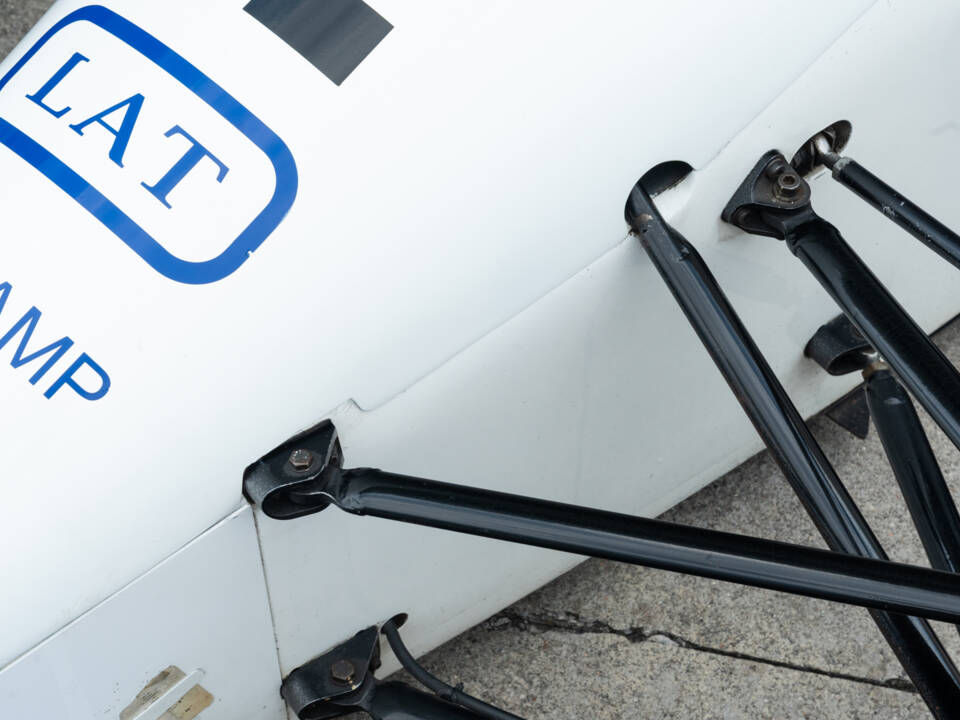 Image 24/64 of Dallara F392 Formula 3 (1992)