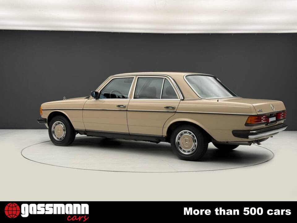 Image 6/15 de Mercedes-Benz 200 (1983)