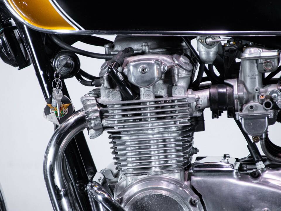 Bild 22/50 von Honda CB 500 Four (1975)