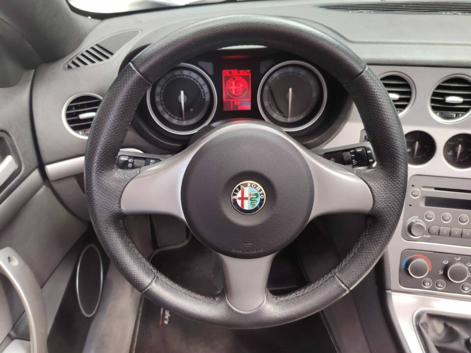 Bild 52/86 von Alfa Romeo Spider 2.2 JTS (2007)