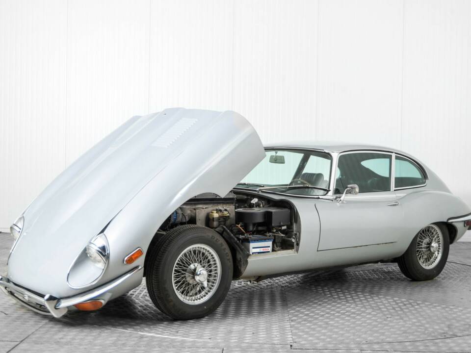Image 34/47 de Jaguar E-Type (1969)