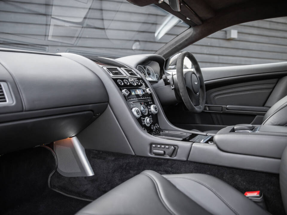 Bild 35/71 von Aston Martin DBS (2011)