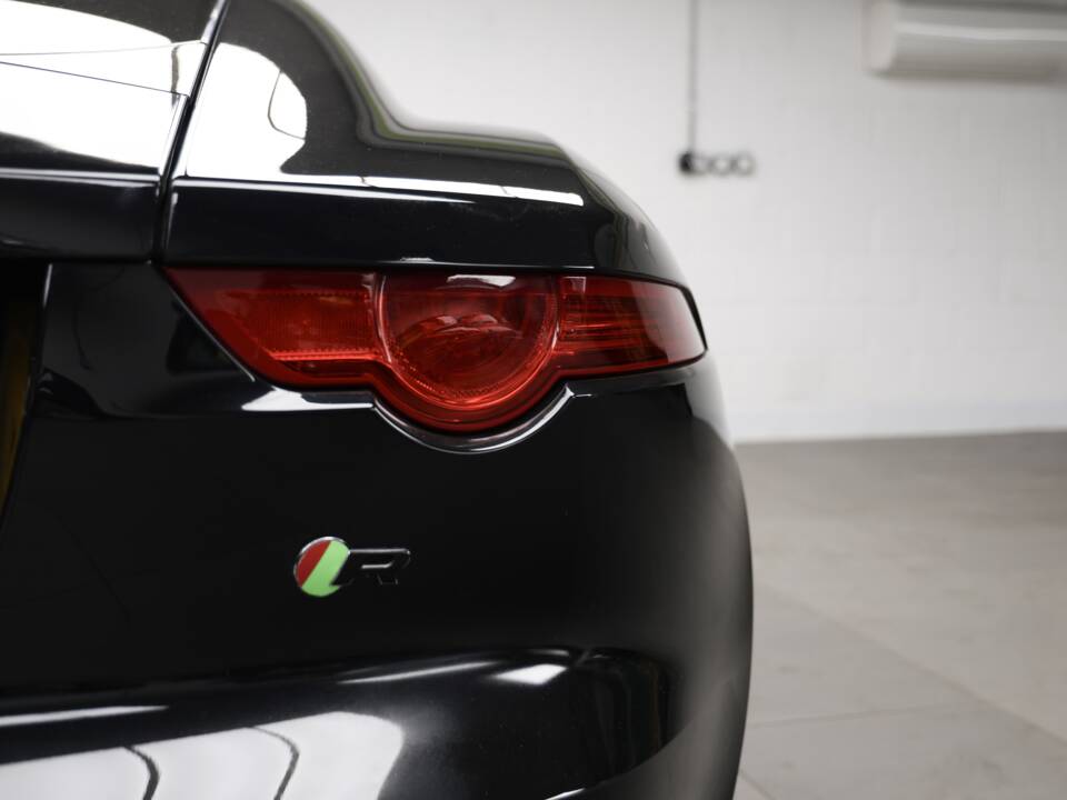 Afbeelding 29/50 van Jaguar F-Type R (2014)