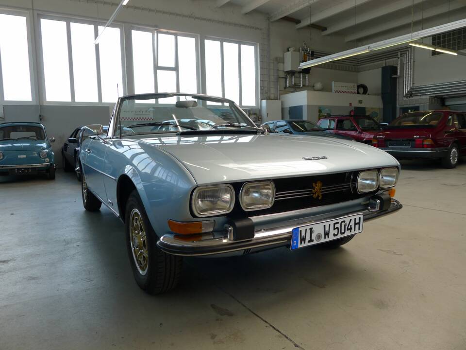 Image 27/43 of Peugeot 504 Convertible (1971)