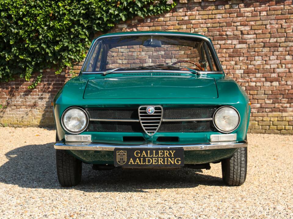 Bild 43/50 von Alfa Romeo Giulia 1300 GT Junior (1972)