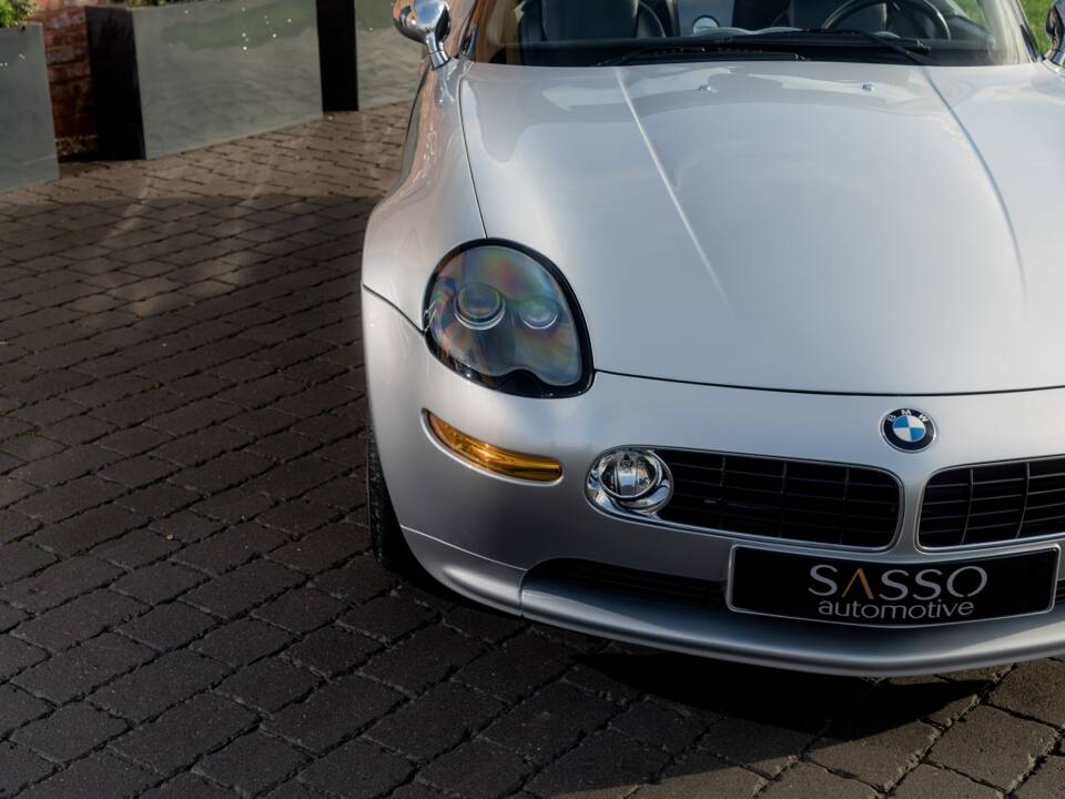 Image 41/84 of BMW Z8 (2001)