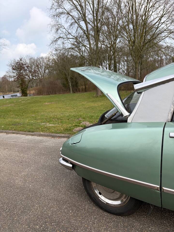 Image 26/26 of Citroën D Super (1971)