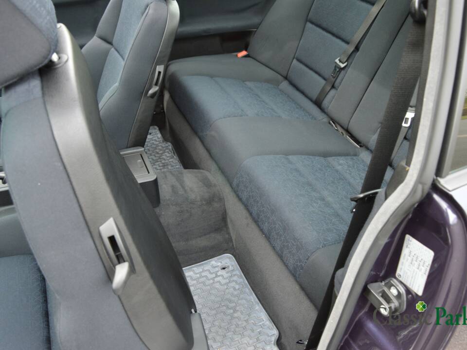 Bild 25/50 von BMW 320i (1994)
