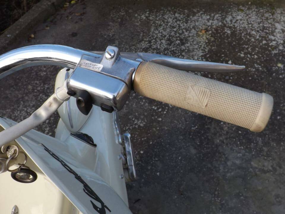 Bild 16/38 von Piaggio Vespa 125 (1957)