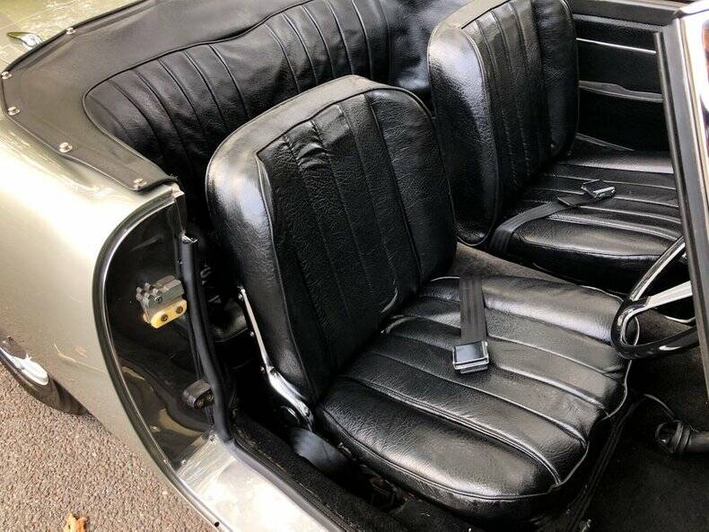 Image 12/50 of Alfa Romeo 2600 Spider (1964)
