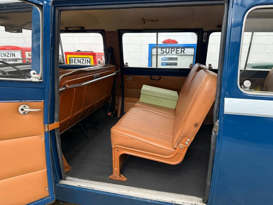 Image 17/23 of FIAT 850 Familiare (1966)