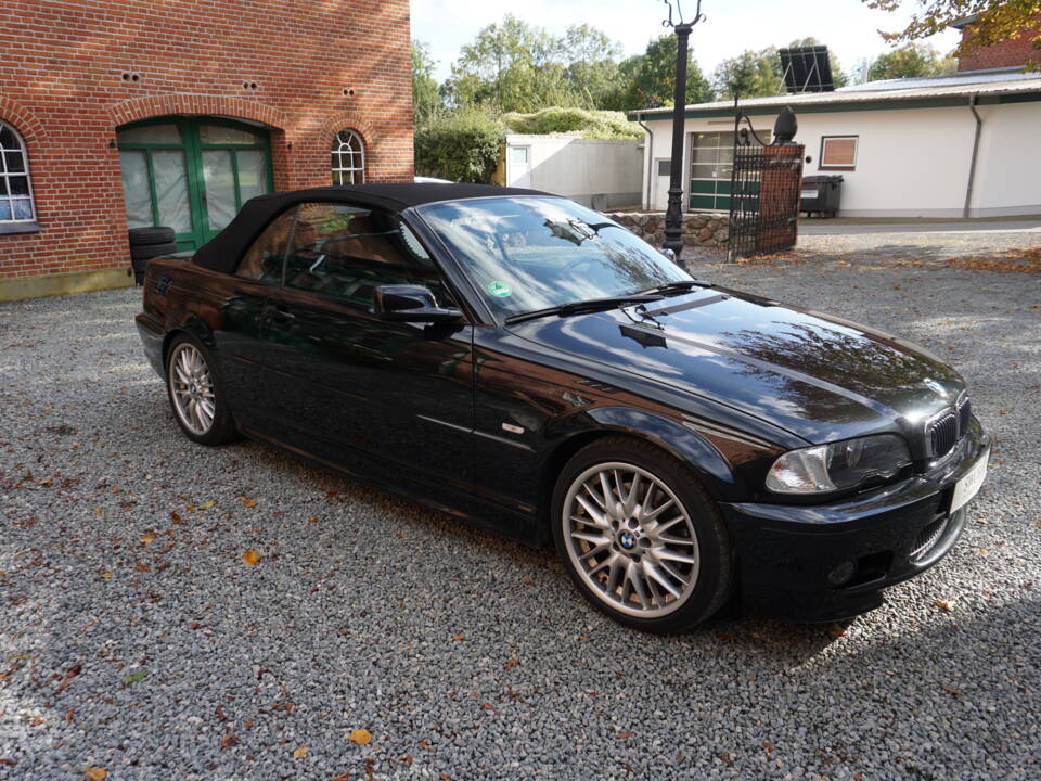 Image 3/30 of BMW 330Ci (2003)