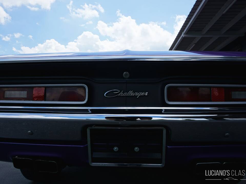 Image 27/59 of Dodge Challenger R&#x2F;T (1971)