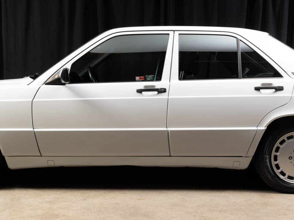 Image 26/78 de Mercedes-Benz 190 E 1.8 (1992)