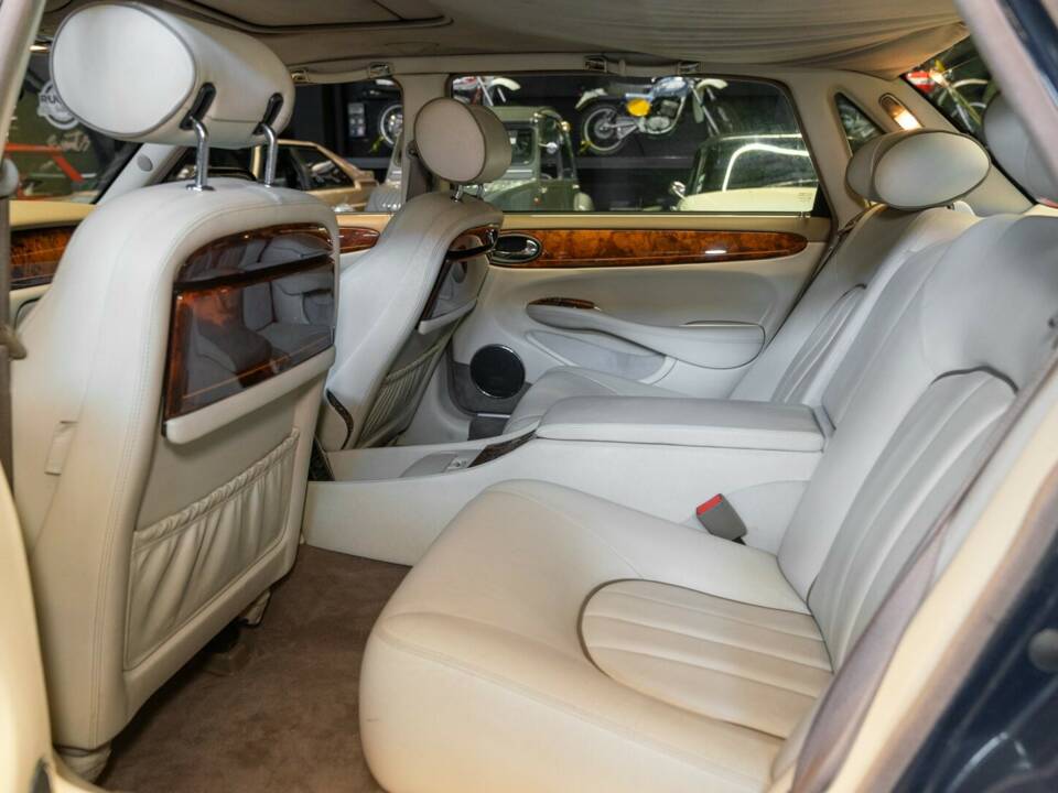 Bild 39/50 von Daimler Super V8 (1997)