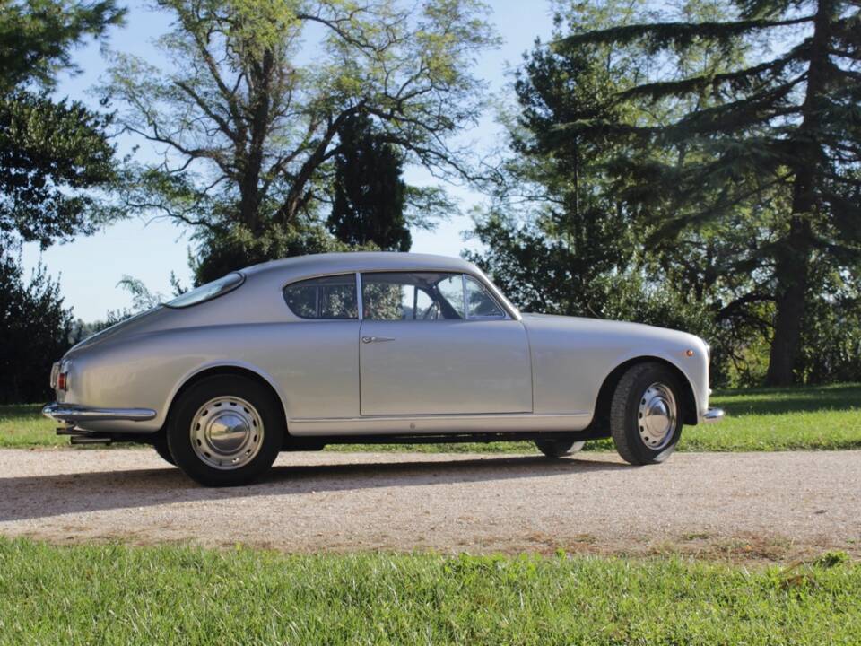 Image 7/50 of Lancia Aurelia B20 GT 2500 (1957)