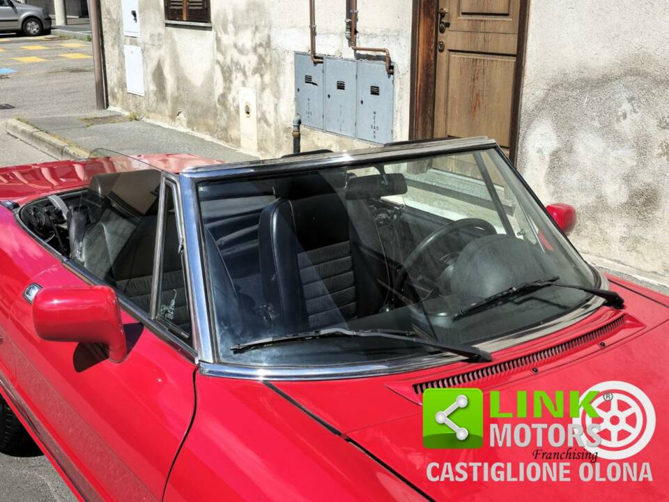 Image 9/10 of Alfa Romeo 1.6 Spider (1991)